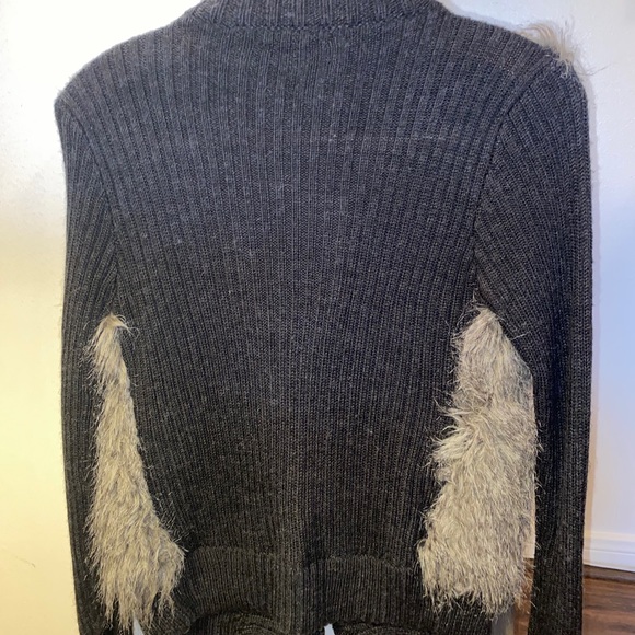 Jacket/Sweater- Faux Fur - Picture 3 of 7